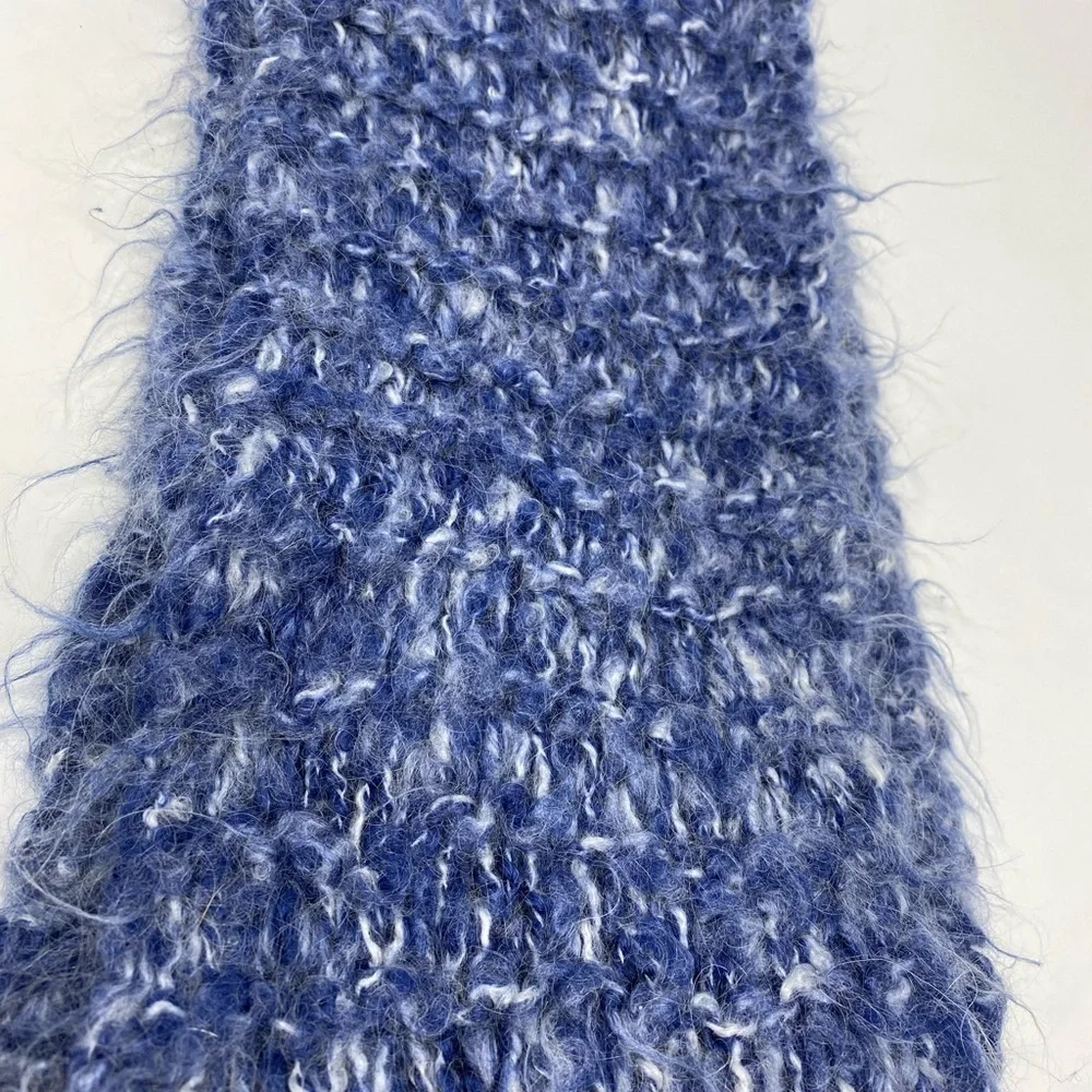 Women’s Blue & White Scarf